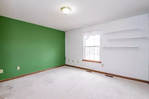 Bedroom - 929 N Tecumseh Rd, Springfield, OH 45504 photo 5 of 6