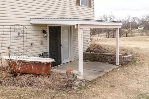Exterior - 929 N Tecumseh Rd, Springfield, OH 45504 photo 4 of 6