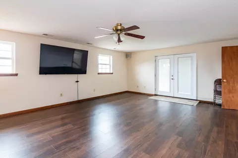 Living - 929 N Tecumseh Rd, Springfield, OH 45504 photo 3 of 6