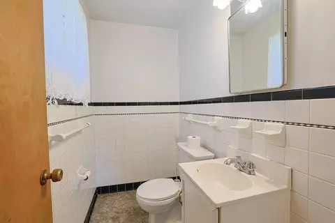 Bath - 452 Cookston Ave, Springfield, OH 45503 photo 1 of 2
