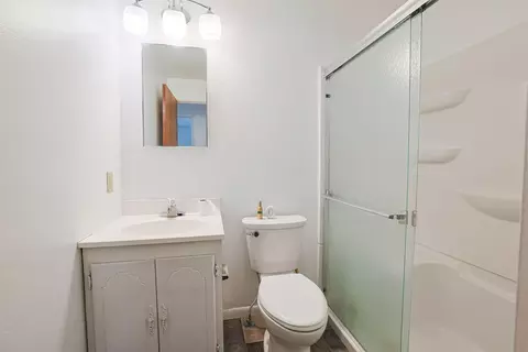 Bath - 452 Cookston Ave, Springfield, OH 45503 photo 2 of 2
