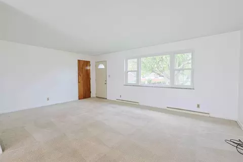 Living - 452 Cookston Ave, Springfield, OH 45503 photo 3 of 5