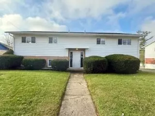 906 W Lake Ave, New Carlisle, OH 45344