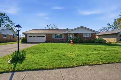 1044 Woodland Dr, Lima, OH 45805