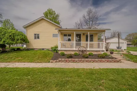 102 N Monroe St, Christiansburg, OH 45389