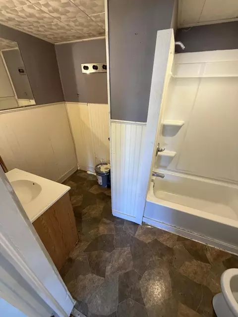 Bath - 116 S Buckeye St, Celina, OH 45822 photo 1 of 1