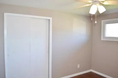 Bedroom - 4642 Laredo St, Springfield, OH 45503 photo 3 of 8