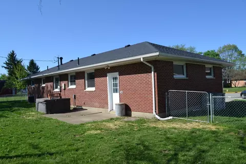 Exterior - 4642 Laredo St, Springfield, OH 45503 photo 4 of 5