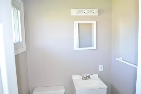 Bath - 4642 Laredo St, Springfield, OH 45503 photo 4 of 4