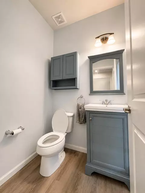 Bath - 1144 Red Maple Dr, Troy, OH 45373 photo 4 of 8