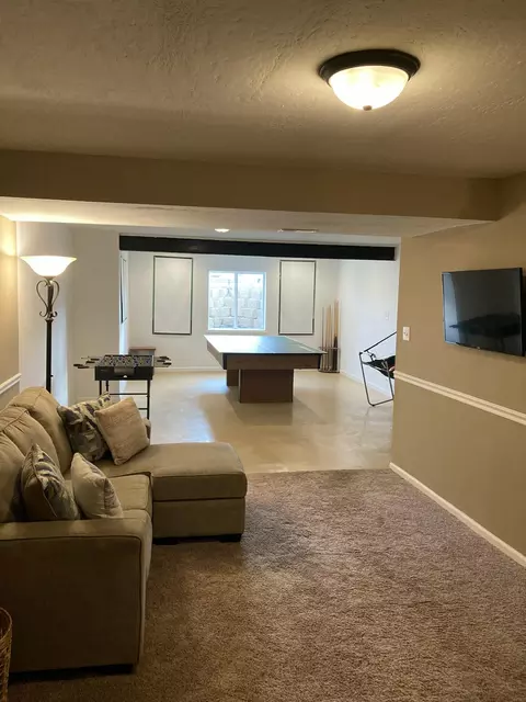Living - 1144 Red Maple Dr, Troy, OH 45373 photo 1 of 1