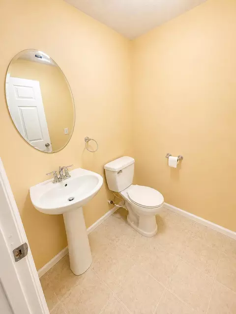 Bath - 1144 Red Maple Dr, Troy, OH 45373 photo 5 of 8