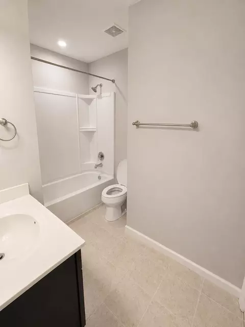 Bath - 1144 Red Maple Dr, Troy, OH 45373 photo 2 of 8