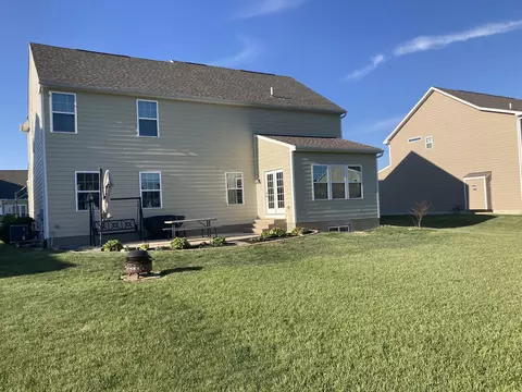 Exterior - 1144 Red Maple Dr, Troy, OH 45373 photo 3 of 6