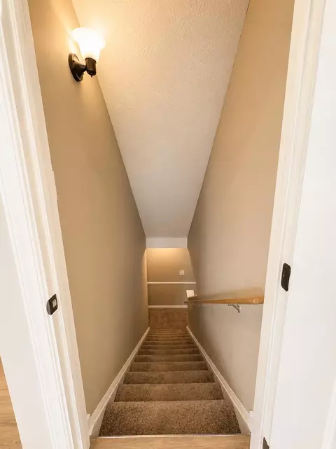 Entry Way - 1144 Red Maple Dr, Troy, OH 45373 photo 3 of 7