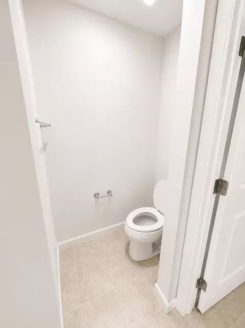 Bath - 1144 Red Maple Dr, Troy, OH 45373 photo 6 of 8