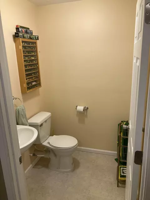 Bath - 1144 Red Maple Dr, Troy, OH 45373 photo 2 of 3