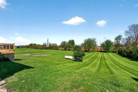 Exterior - 2430 Myers Rd, Springfield, OH 45502 photo 8 of 16