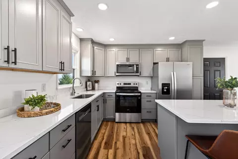 Kitchen - 2430 Myers Rd, Springfield, OH 45502 photo 3 of 5