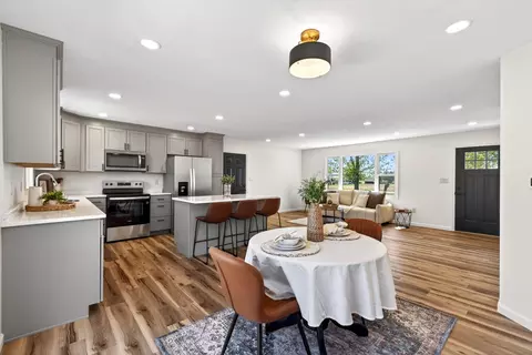 Dining - 2430 Myers Rd, Springfield, OH 45502 photo 2 of 2