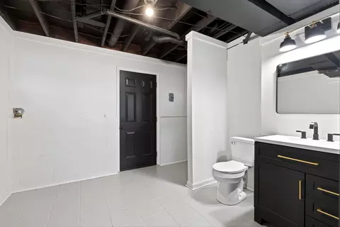 Bath - 2430 Myers Rd, Springfield, OH 45502 photo 6 of 8