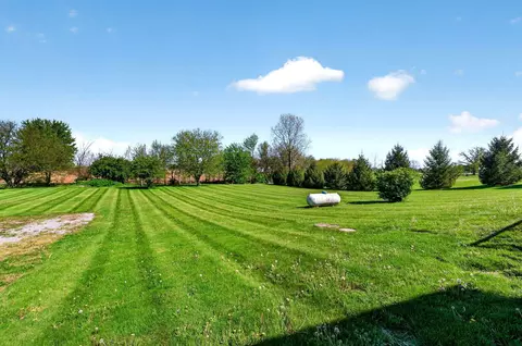 Exterior - 2430 Myers Rd, Springfield, OH 45502 photo 11 of 16