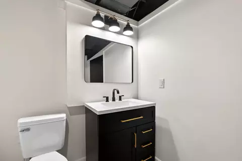 Bath - 2430 Myers Rd, Springfield, OH 45502 photo 8 of 8