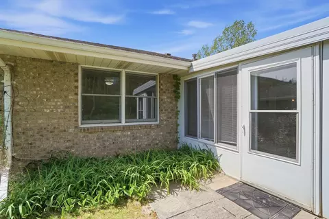 Exterior - 4898 E Brannan Dr, Springfield, OH 45502 photo 11 of 13