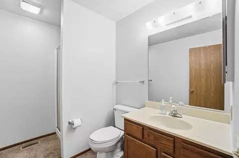 Bath - 4898 E Brannan Dr, Springfield, OH 45502 photo 1 of 3