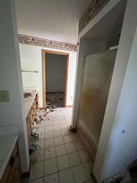 Bath - 17300 Lock Two Rd, Botkins, OH 45306 photo 11 of 11
