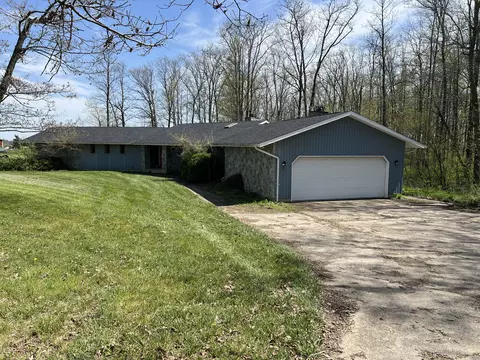 Exterior - 17300 Lock Two Rd, Botkins, OH 45306 photo 2 of 13