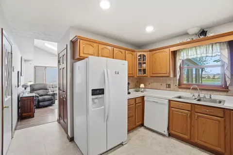 Kitchen - 1738 Berwick Dr, Springfield, OH 45503 photo 5 of 5