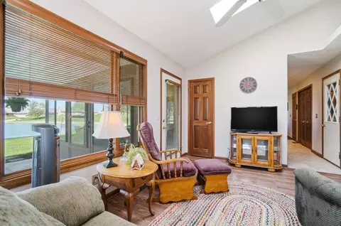 Living - 1738 Berwick Dr, Springfield, OH 45503 photo 3 of 4