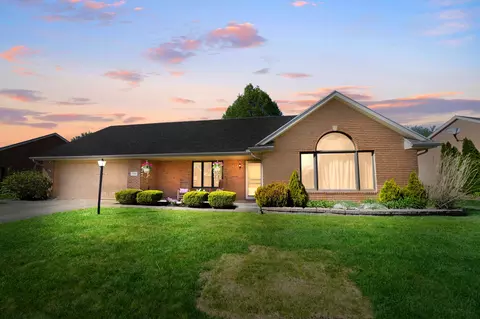 1738 Berwick Dr, Springfield, OH 45503