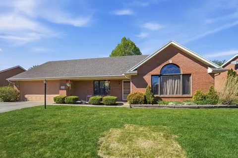 Exterior - 1738 Berwick Dr, Springfield, OH 45503 photo 4 of 15