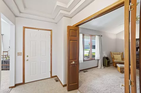 Entry Way - 1738 Berwick Dr, Springfield, OH 45503 photo 2 of 5