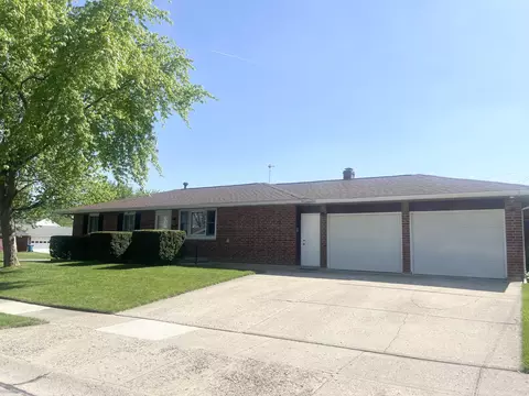 1768 Fair Oaks Dr, Sidney, OH 45365