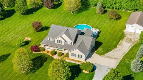 841 Willow Rd, Springfield, OH 45502