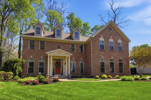954 Forest Edge Ave, Springfield, OH 45503