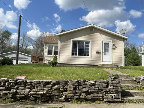 216 Carter Ave, Bellefontaine, OH 43311