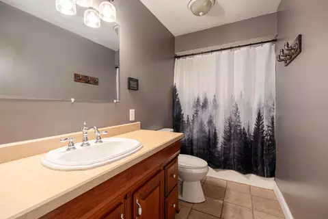 Bath - 2471 Beechknoll Ct, Centerville, OH 45458 photo 1 of 2