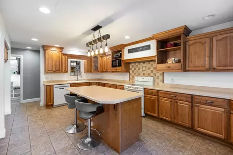 Kitchen - 2471 Beechknoll Ct, Centerville, OH 45458 photo 3 of 3