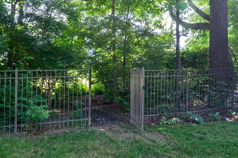 Exterior - 2471 Beechknoll Ct, Centerville, OH 45458 photo 5 of 8