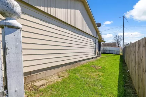 Exterior - 1405 Providence Ave, Springfield, OH 45503 photo 6 of 7