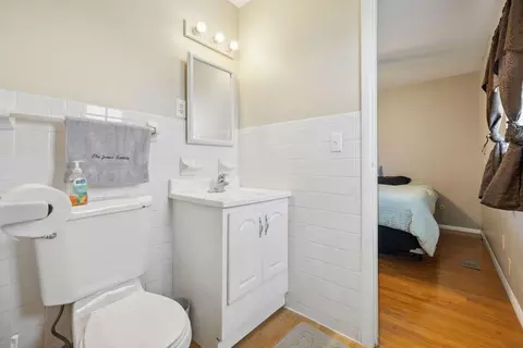 Bath - 1405 Providence Ave, Springfield, OH 45503 photo 2 of 2