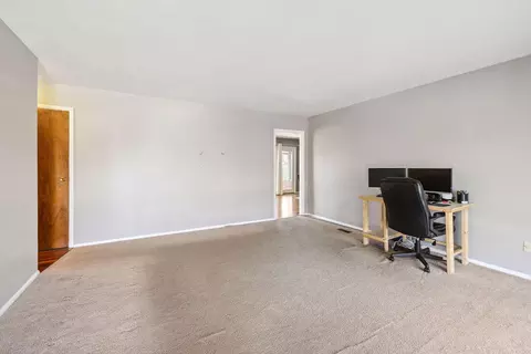 Living - 1405 Providence Ave, Springfield, OH 45503 photo 3 of 4