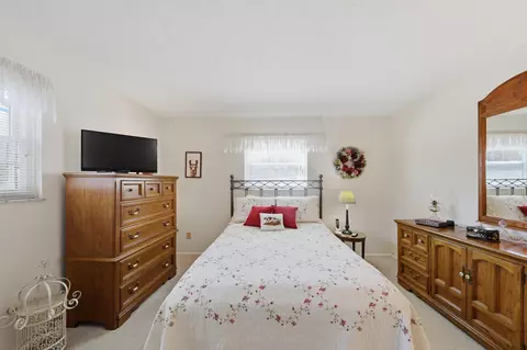 Bedroom - 837 Santa Monica Ave, Springfield, OH 45503 photo 2 of 8