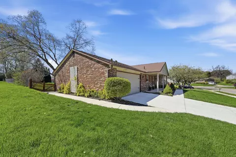 Exterior - 837 Santa Monica Ave, Springfield, OH 45503 photo 14 of 15