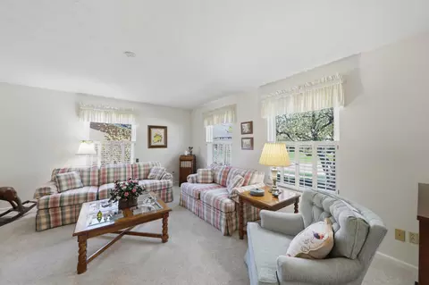 Living - 837 Santa Monica Ave, Springfield, OH 45503 photo 1 of 5