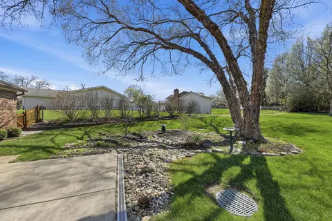 Exterior - 837 Santa Monica Ave, Springfield, OH 45503 photo 5 of 15